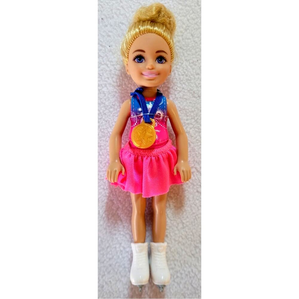 Barbie Chelsea Can Be Ice Skater 6" Doll Gold Metal Skates Skirt